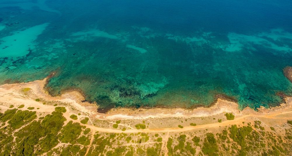 Luftbild Can Picafort - Bucht entlang der Meeres- Küste in Can Picafort in Balearische Insel Mallorca, Spanien