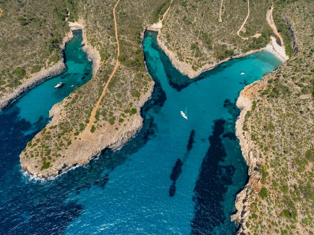 Luftbild Manacor - Bucht entlang der Meeres- Küste Illes Balears in Manacor in Balearische Insel Mallorca, Spanien