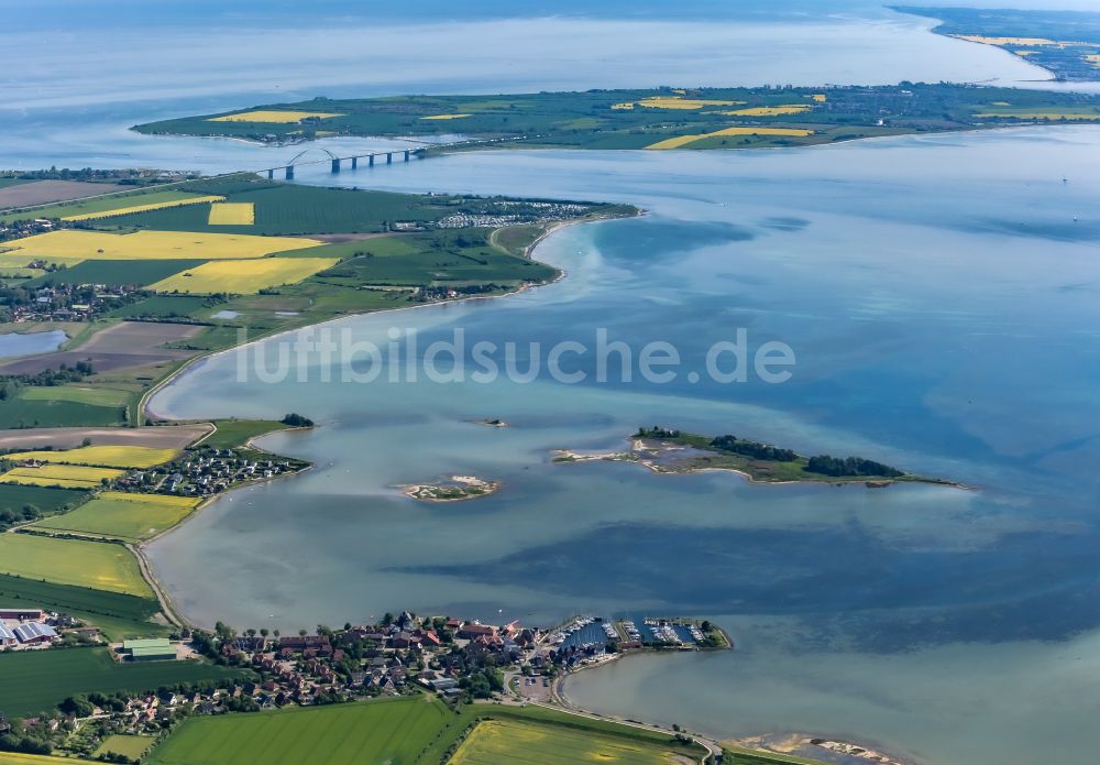 Luftaufnahme Fehmarn - Bucht entlang der Meeres- Küste Lemkenhafen in Fehmarn im Bundesland Schleswig-Holstein, Deutschland