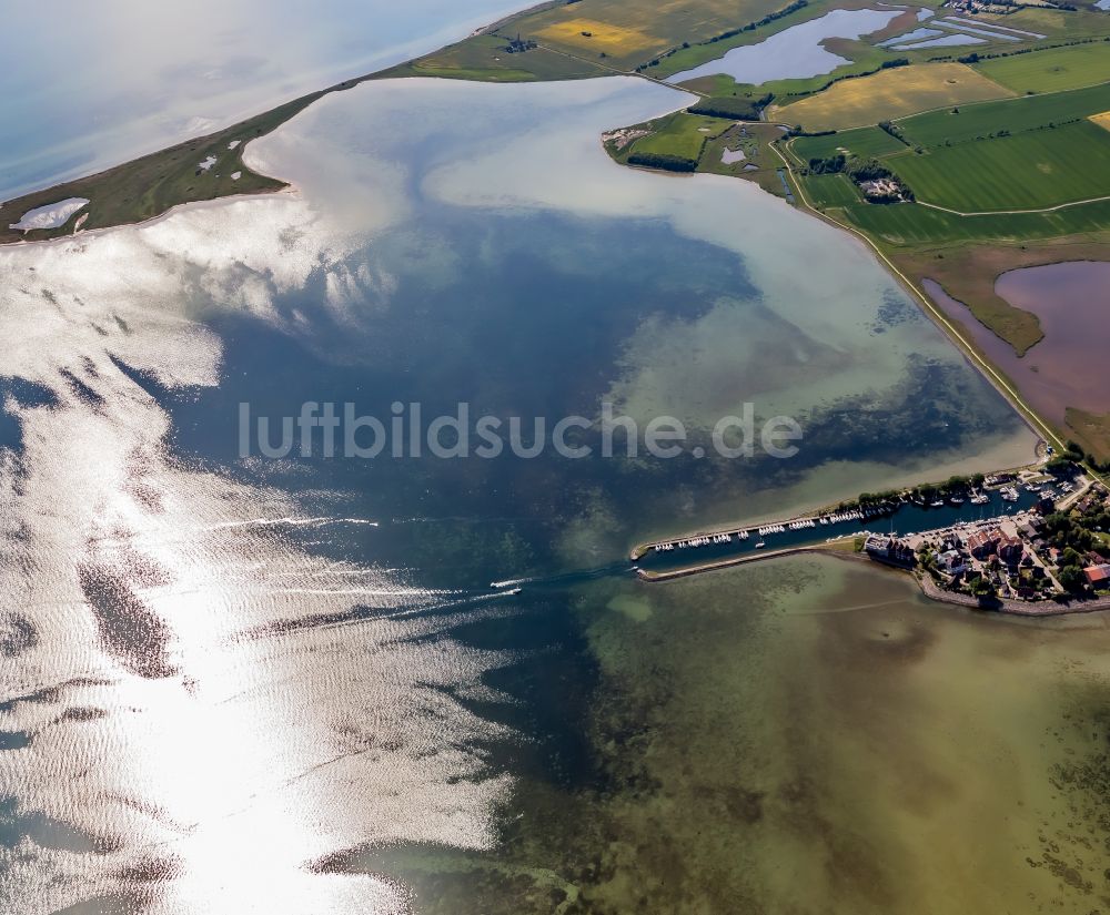 Luftbild Fehmarn - Bucht entlang der Meeres- Küste in Orth in Fehmarn im Bundesland Schleswig-Holstein, Deutschland