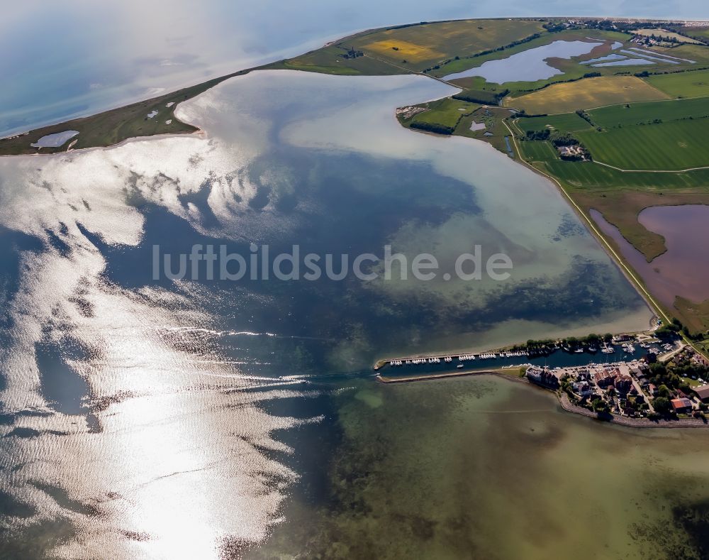 Luftbild Fehmarn - Bucht entlang der Meeres- Küste in Orth in Fehmarn im Bundesland Schleswig-Holstein, Deutschland
