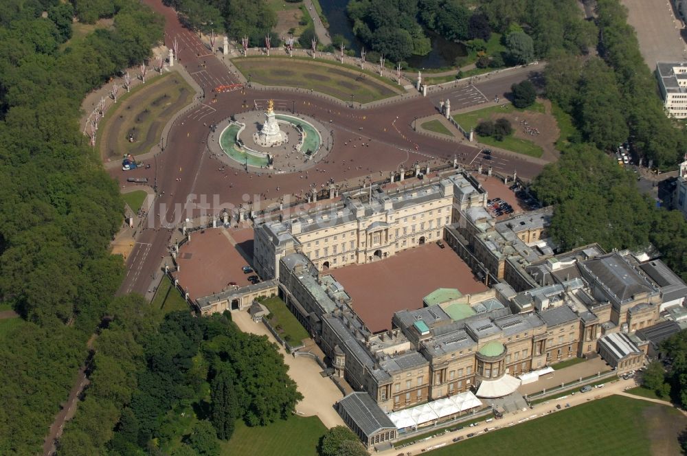 London aus der Vogelperspektive: Buckingham Palace - der Palast Stadtbezirk City of Westminster in London