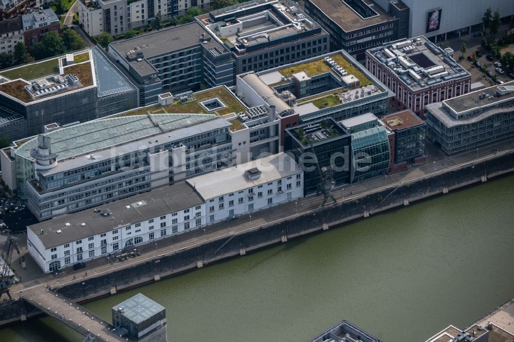Luftbild Düsseldorf - Bürogebäude des Geschäftshauses am Handelshafen in Düsseldorf im Bundesland Nordrhein-Westfalen, Deutschland