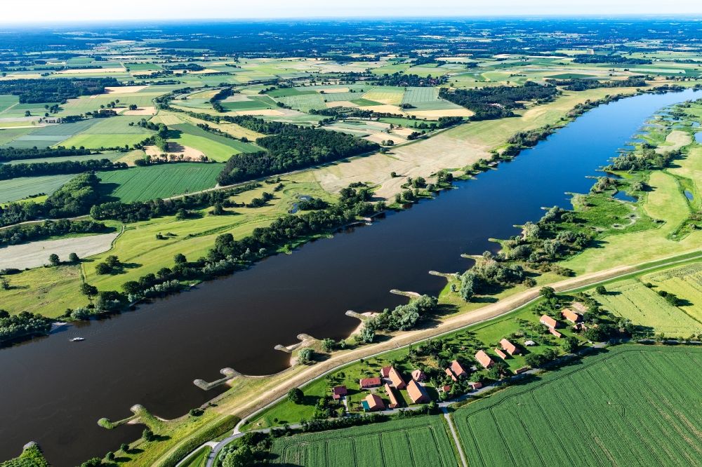 Luftbild Bohnenburg - Buhnen- Landschaft an den Uferbereichen am Elbe - Flussverlaufes in Bohnenburg im Bundesland Niedersachsen, Deutschland