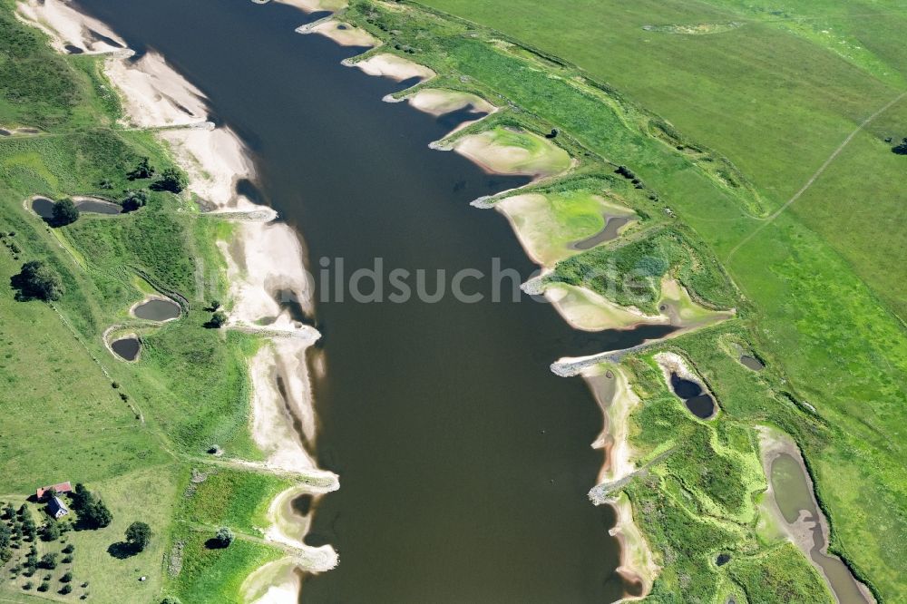 Luftbild Schönberg - Buhnen- Landschaft an den Uferbereichen der Elbe Flussverlaufes in Schönberg im Bundesland Sachsen-Anhalt, Deutschland