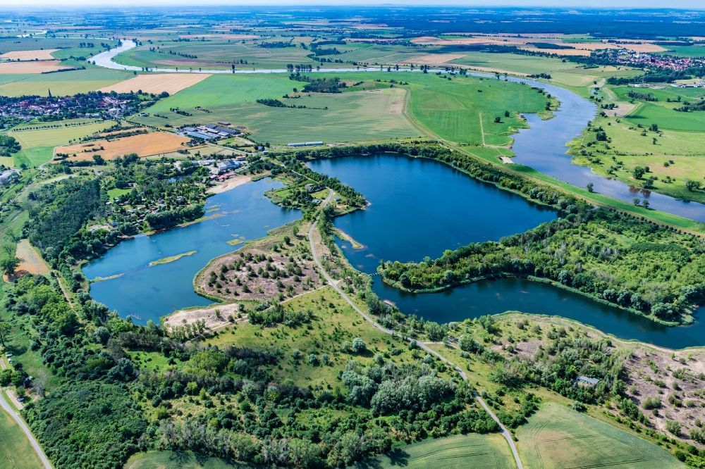 Luftaufnahme Prettin - Buhnen- Landschaft an den Uferbereichen Elbetal Flussverlaufes in Prettin im Bundesland Sachsen-Anhalt, Deutschland