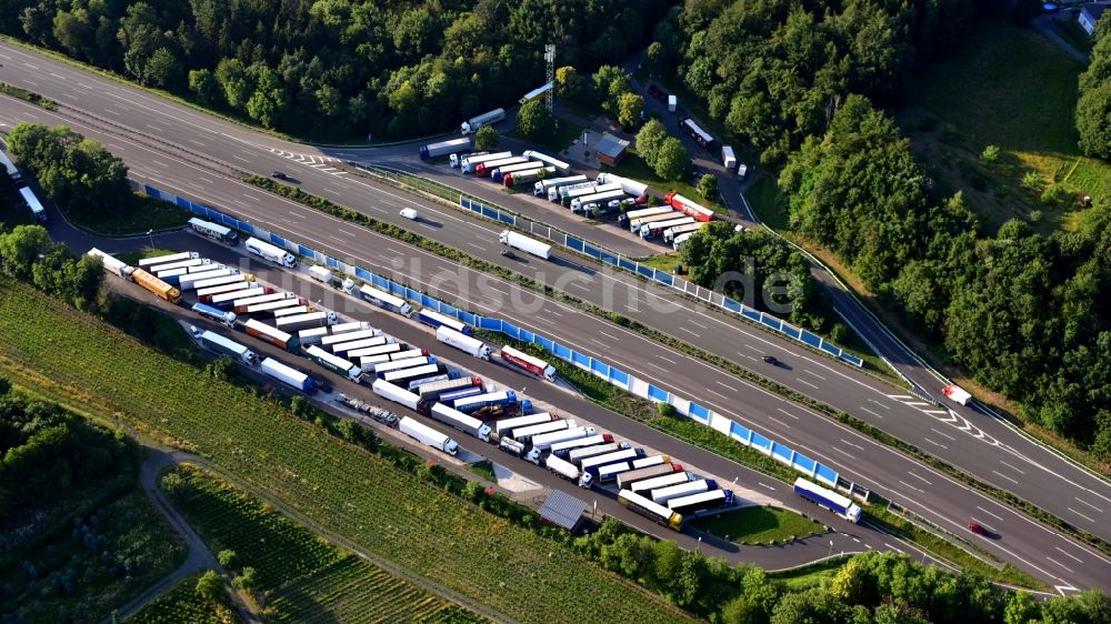 Luftaufnahme Bad Honnef - Bundesautobahn 3, Rastplatz Logebach im Bundesland Nordrhein-Westfalen, Deutschland