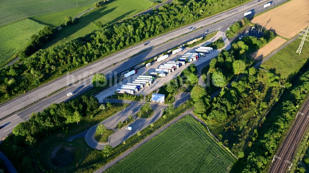 Luftaufnahme Urbach - Bundesautobahn 3, Rastplatz Märkerwald im Bundesland Rheinland-Pfalz, Deutschland