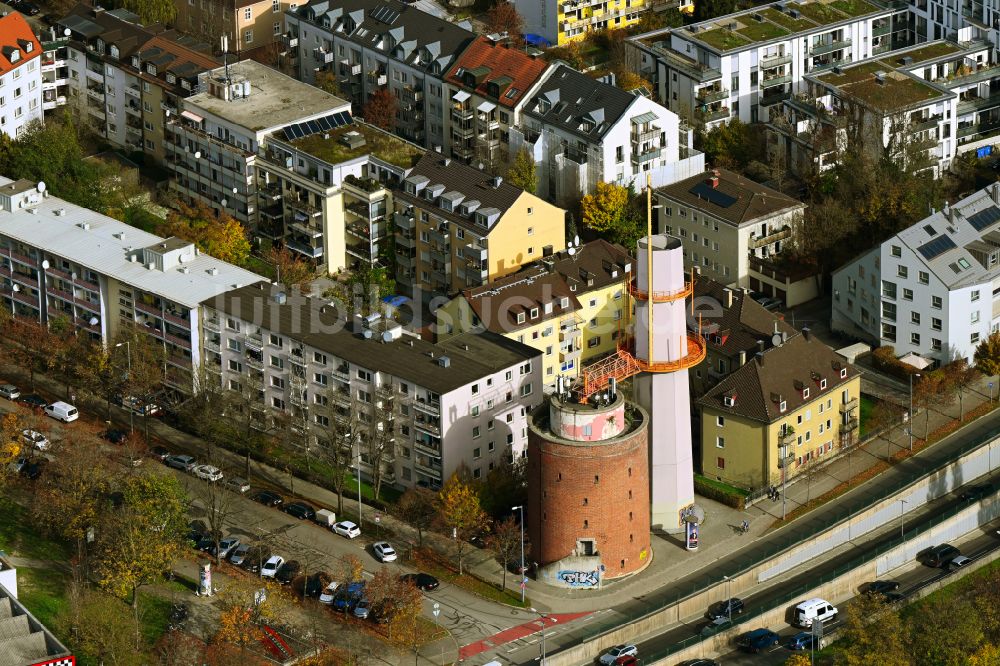 Luftaufnahme München - Bunker- Gebäudekomplex Hochbunker Petuelring in München im Bundesland Bayern, Deutschland
