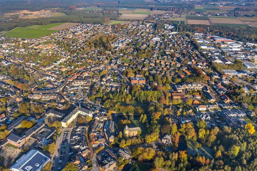 Luftaufnahme Brüggen - Burg in Brüggen im Bundesland Nordrhein-Westfalen, Deutschland