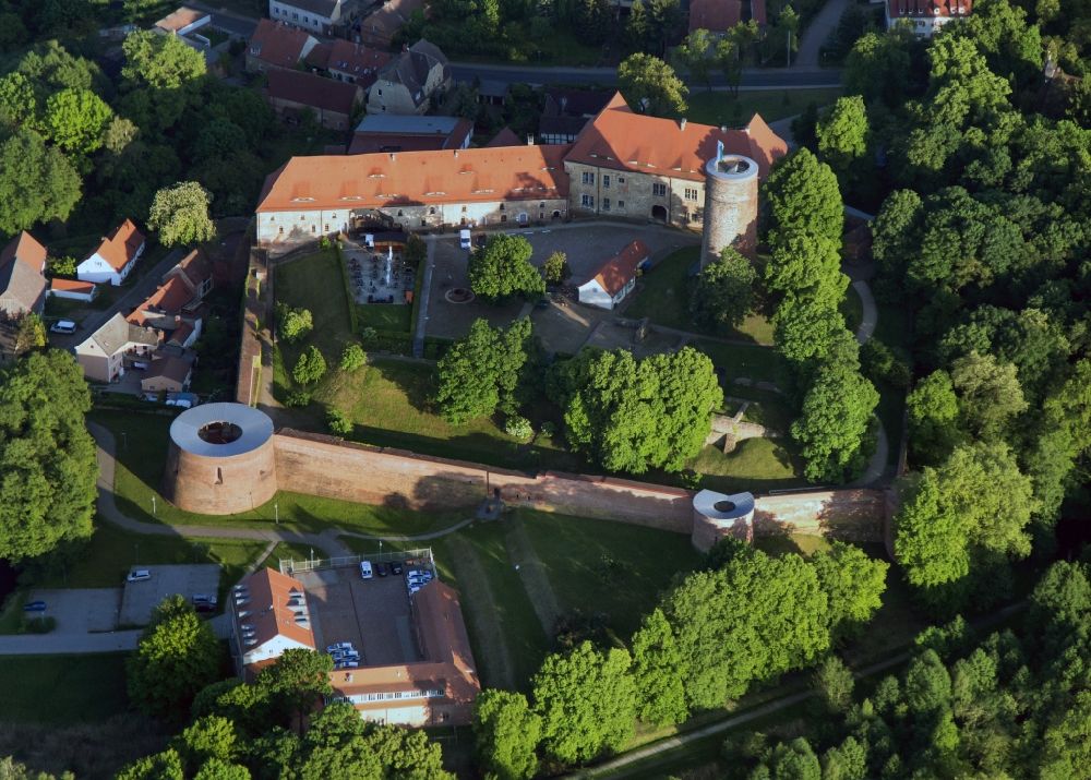 Belzig von oben - Burg Eisenhardt in Bad Belzig im Bundesland Brandenburg