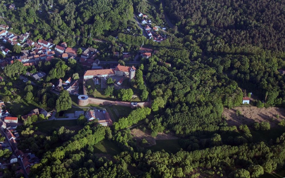 Luftaufnahme Belzig - Burg Eisenhardt in Bad Belzig im Bundesland Brandenburg