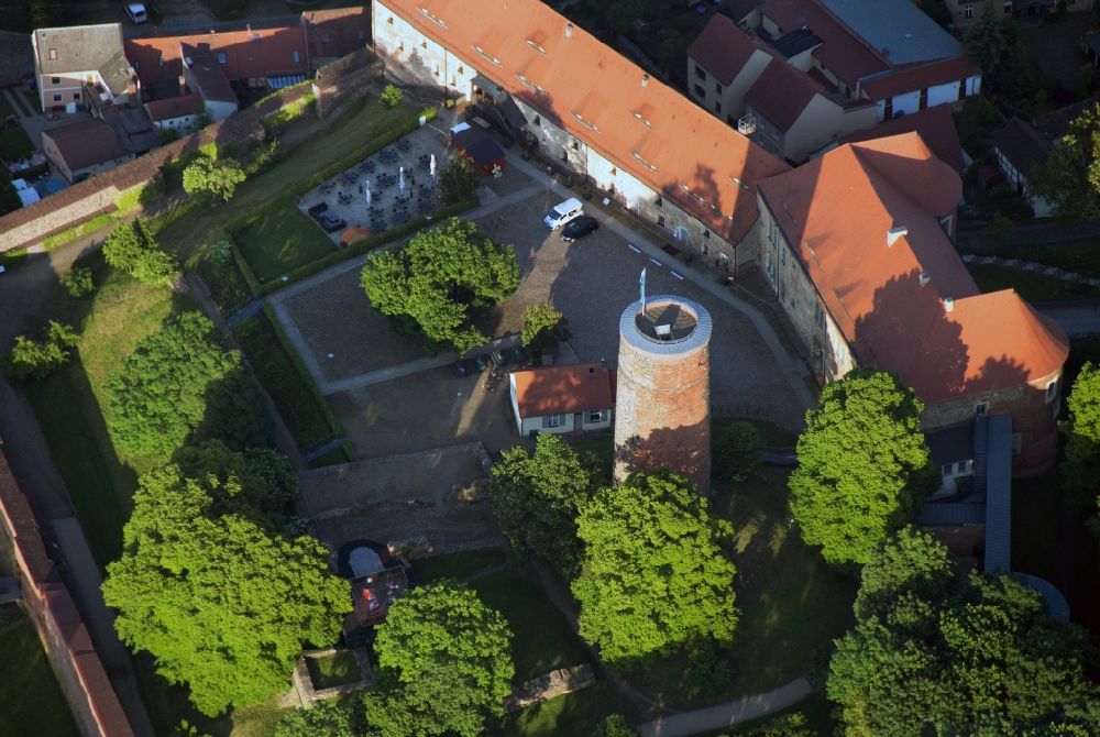 Belzig aus der Vogelperspektive: Burg Eisenhardt in Bad Belzig im Bundesland Brandenburg