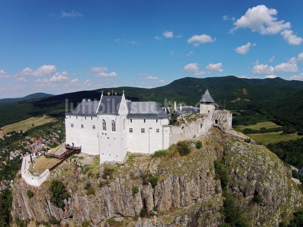 Füzer aus der Vogelperspektive: Burg in Füzer in Borsod-Abauj-Zemplen, Ungarn