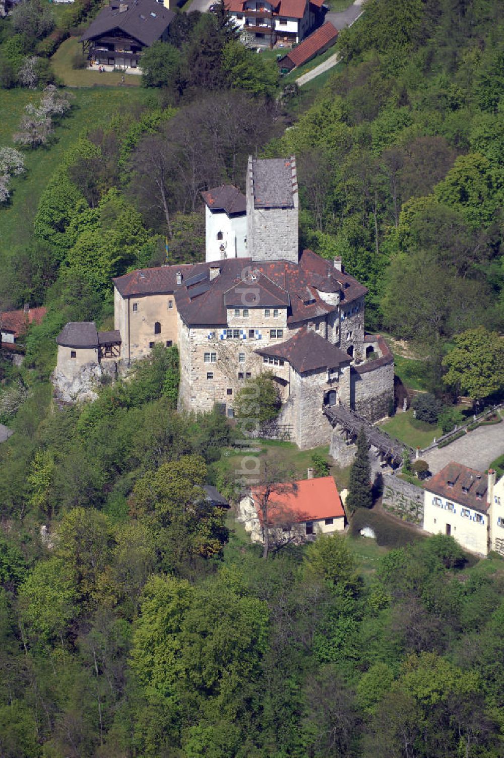 Luftbild Kipfenberg - Burg und Holzbrücke Kipfenberg in Kipfenberg