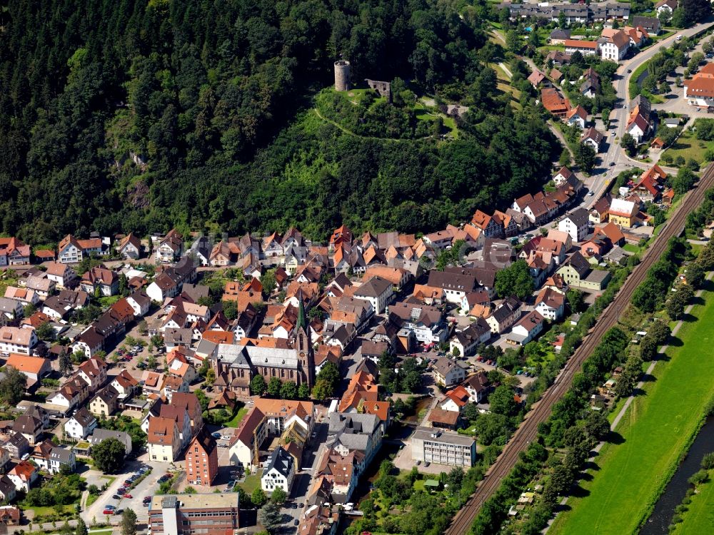 Hausach aus der Vogelperspektive: Burg Husen im Kinzigtal in Hausach im Bundesland Baden-Württemberg