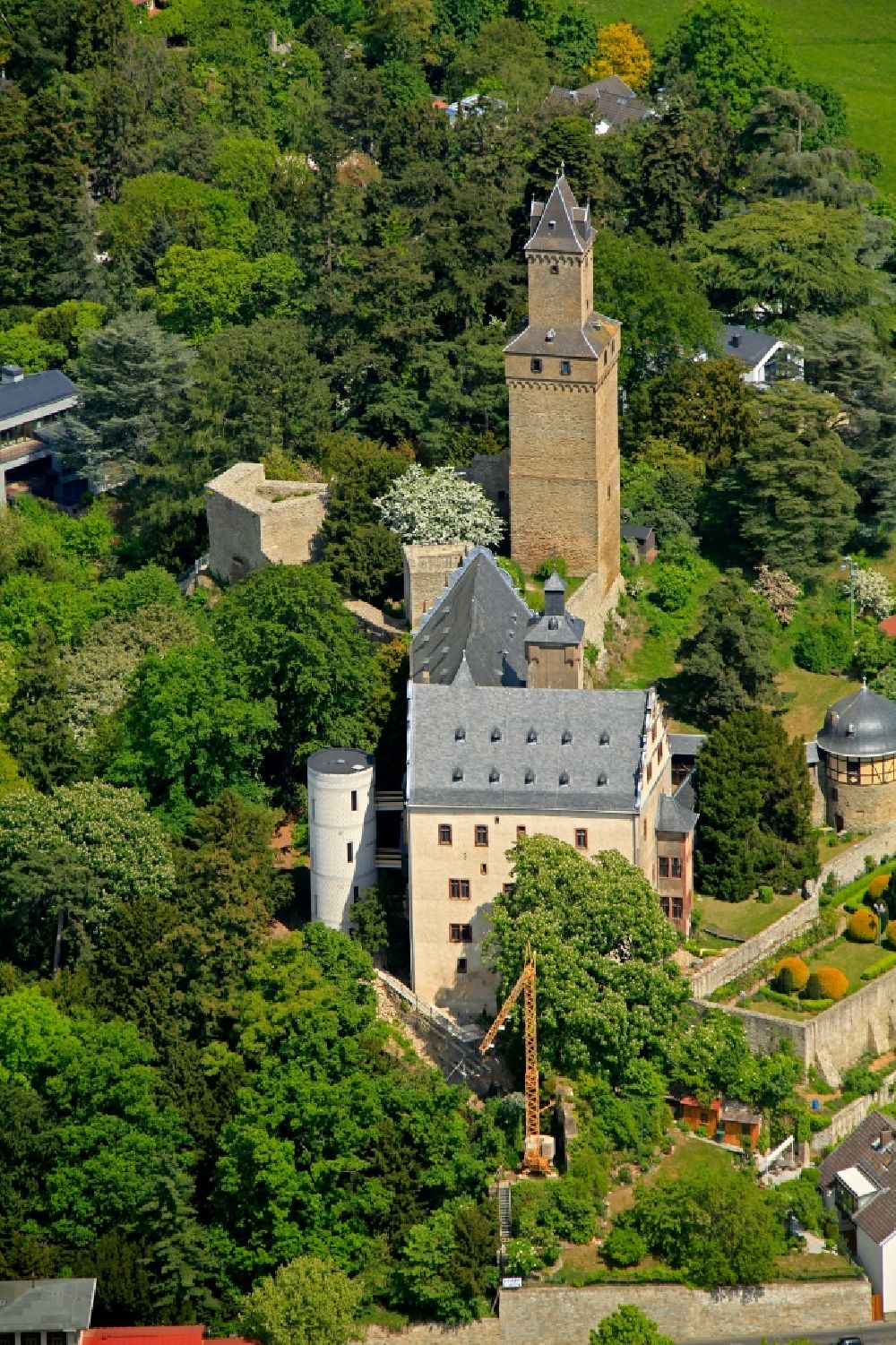 Luftbild Kronberg im Taunus - Burg Kronberg in Kronberg im Taunus im Bundesland Hessen