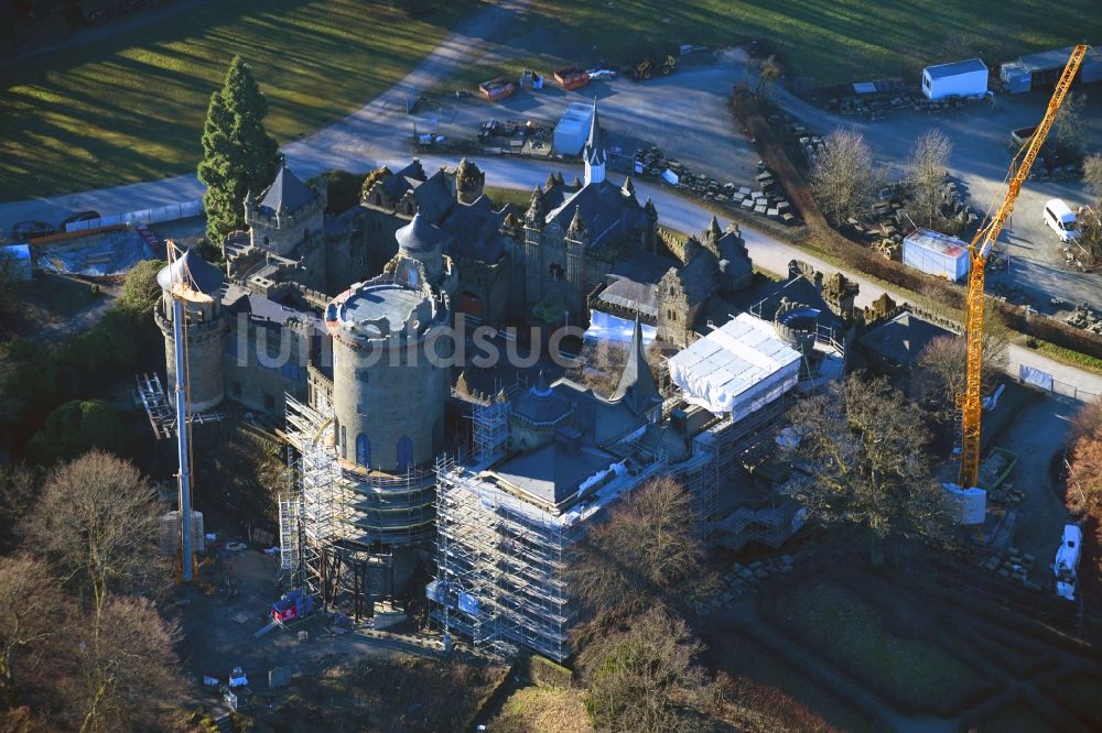 Kassel aus der Vogelperspektive: Burg Löwenburg im Schloßpark im Ortsteil Bad Wilhelmshöhe in Kassel im Bundesland Hessen, Deutschland