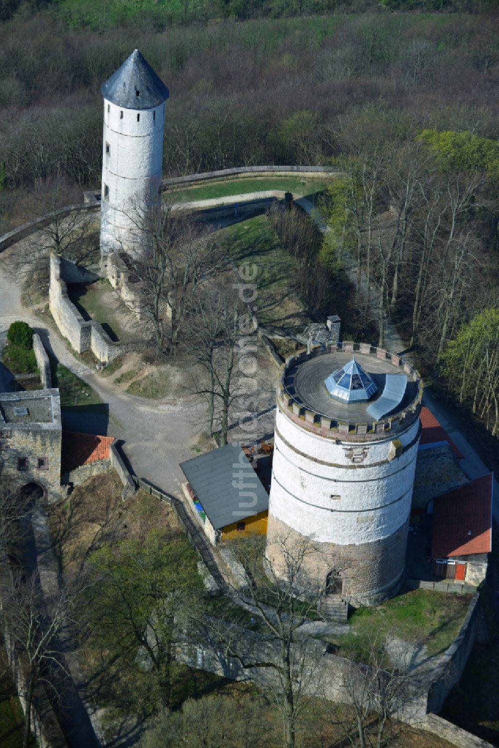 Bovenden von oben - Burg Plesse, auch Plesseburg oder Ruine Plesseburg genannt, in Bovenden im Bundesland Niedersachsen