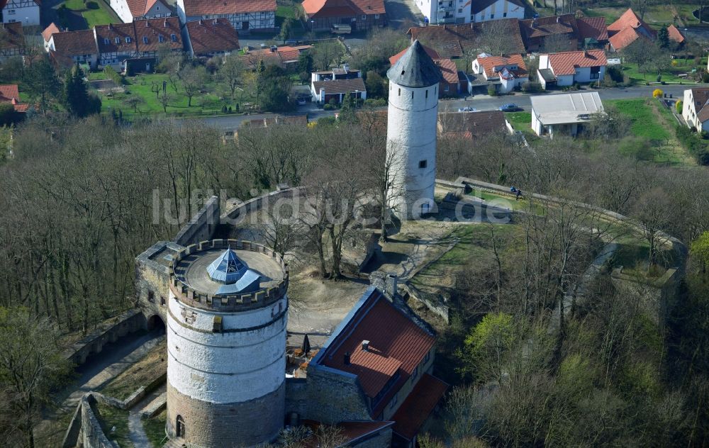 Bovenden von oben - Burg Plesse, auch Plesseburg oder Ruine Plesseburg genannt, in Bovenden im Bundesland Niedersachsen