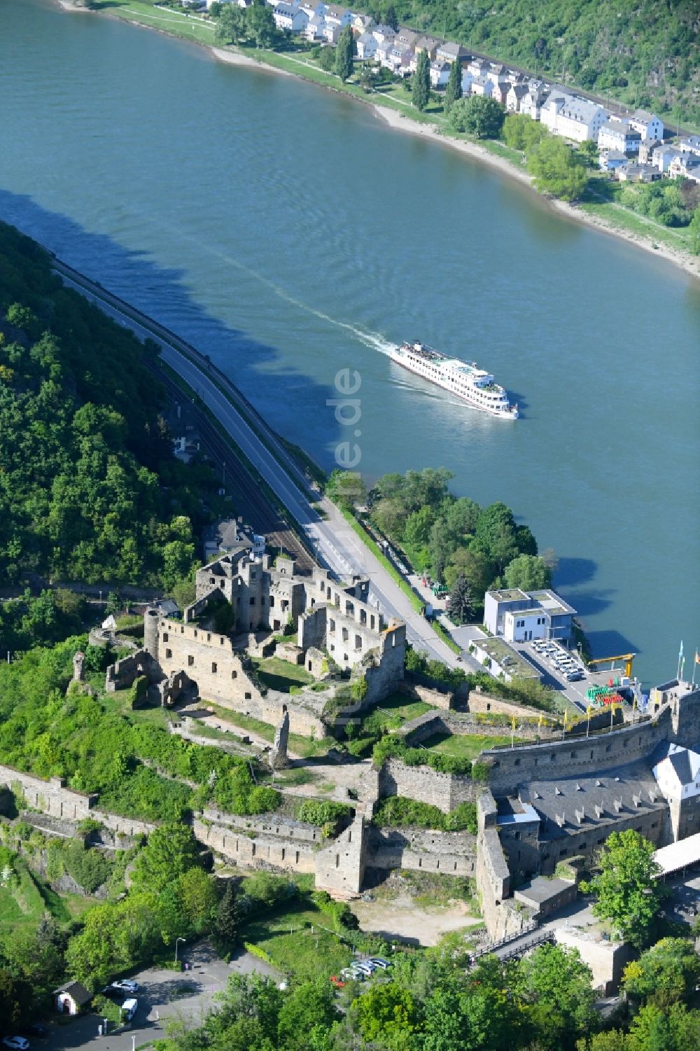Sankt Goar aus der Vogelperspektive: Burg Rheinfels auf dem Schlossberg in Sankt Goar im Bundesland Rheinland-Pfalz, Deutschland