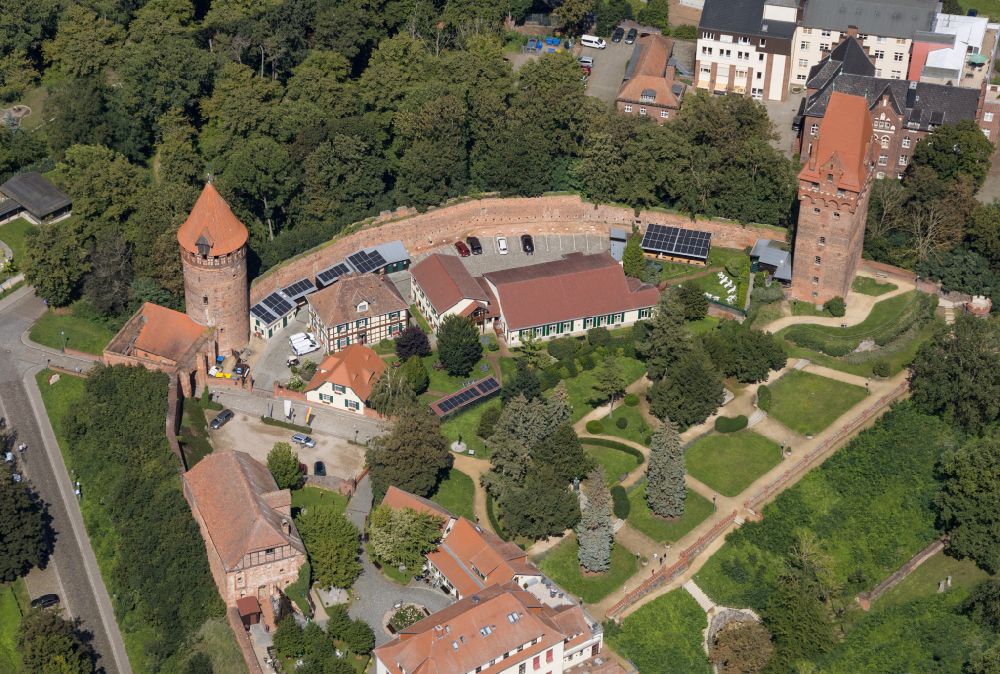 Tangermünde aus der Vogelperspektive: Burg / Schloss in Tangermünde im Bundesland Sachsen-Anhalt