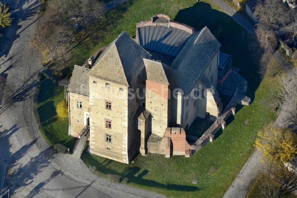 Simontornya von oben - Burg Simontornya Castle in Simontornya in Tolnau, Ungarn