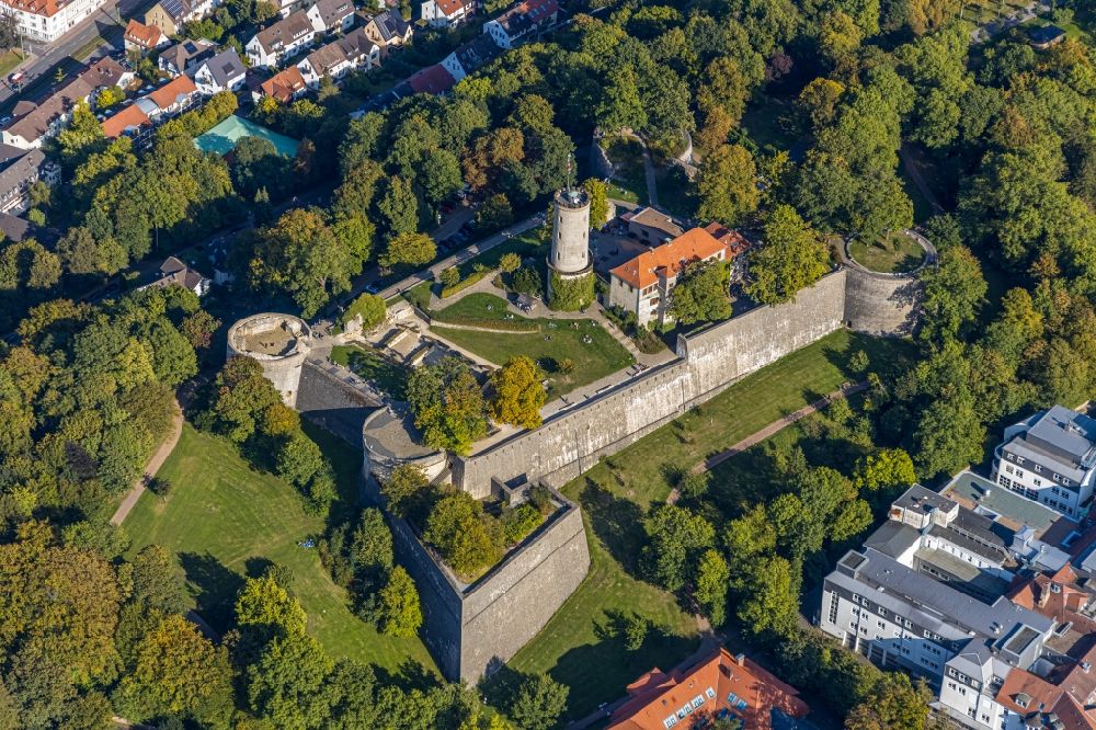 Bielefeld aus der Vogelperspektive: Burg Sparrenburg in Bielefeld im Bundesland Nordrhein-Westfalen, Deutschland