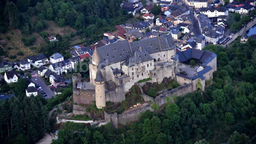 Luftbild Vianden - Burg Vianden in Vianden in Diekirch, Luxemburg