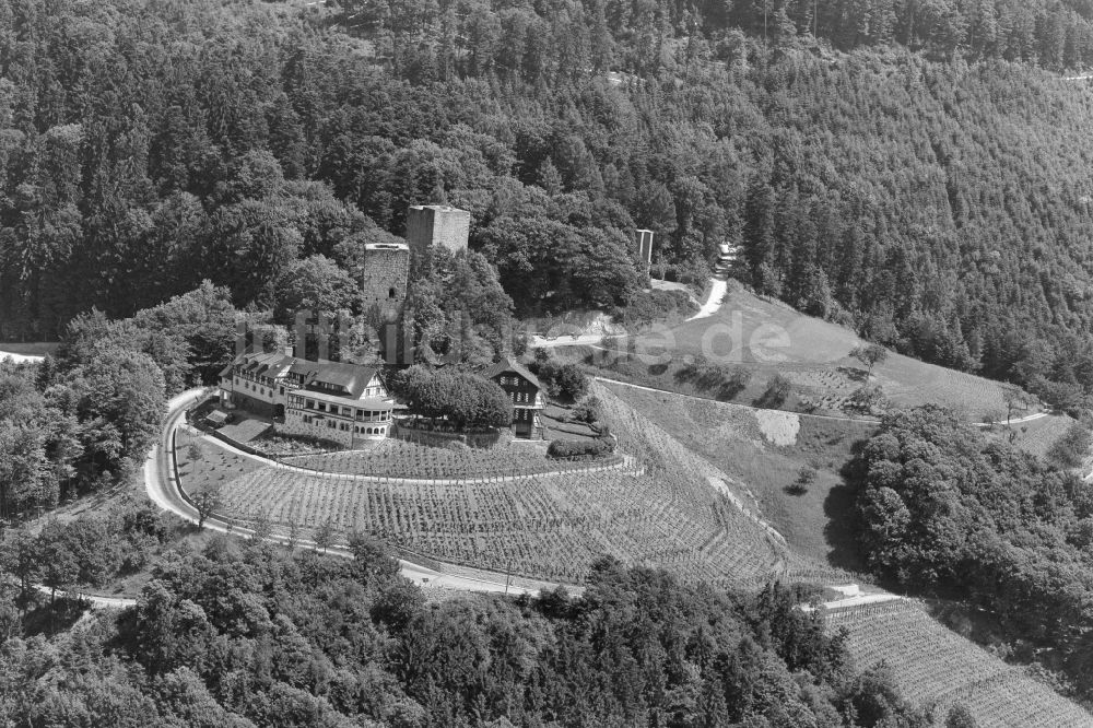 Bühl von oben - Burg Windek Ruine und Hotel in Bühl im Bundesland Baden-Württemberg, Deutschland