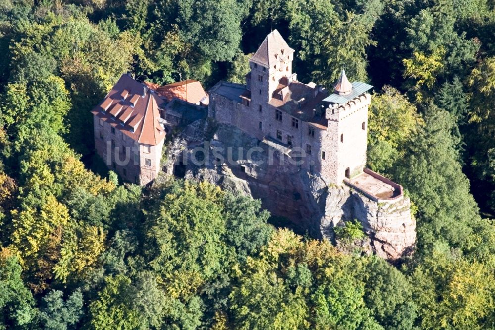 Erlenbach bei Dahn aus der Vogelperspektive: Burganlage der Burg Berwartstein in Erlenbach bei Dahn im Bundesland Rheinland-Pfalz