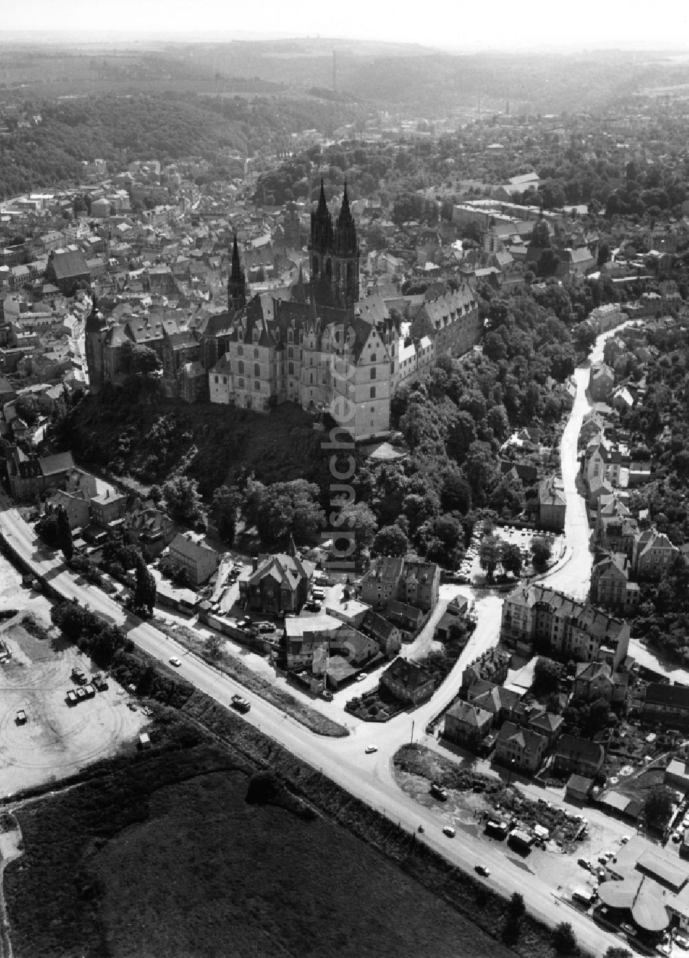 Meißen aus der Vogelperspektive: Burganlage des Schloss Albrechtsburg mit dem Hochstift Dom am Domplatz in Meißen im Bundesland Sachsen