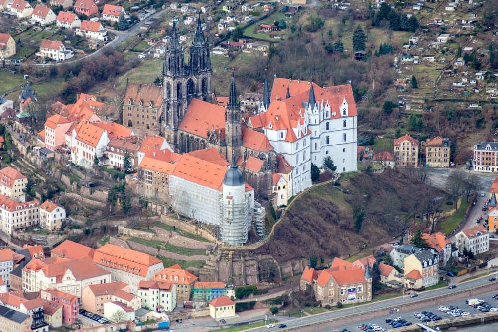 Luftbild Meißen - Burganlage des Schloss Albrechtsburg mit dem Hochstift Dom am Domplatz in Meißen im Bundesland Sachsen