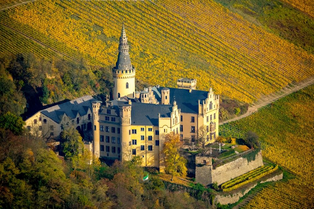 Luftbild Bad Hönningen - Burganlage des Schloss Arenfels am Schlossweg in Bad Hönningen im Bundesland Rheinland-Pfalz