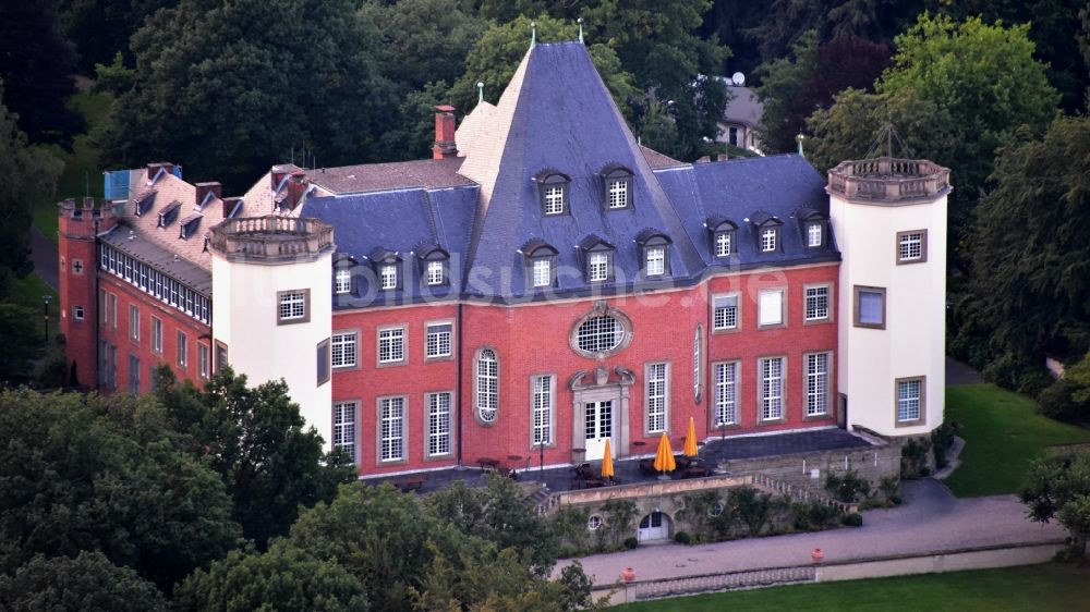 Luftbild Sankt Augustin - Burganlage des Schloss Birlinghoven in Sankt Augustin im Bundesland Nordrhein-Westfalen, Deutschland
