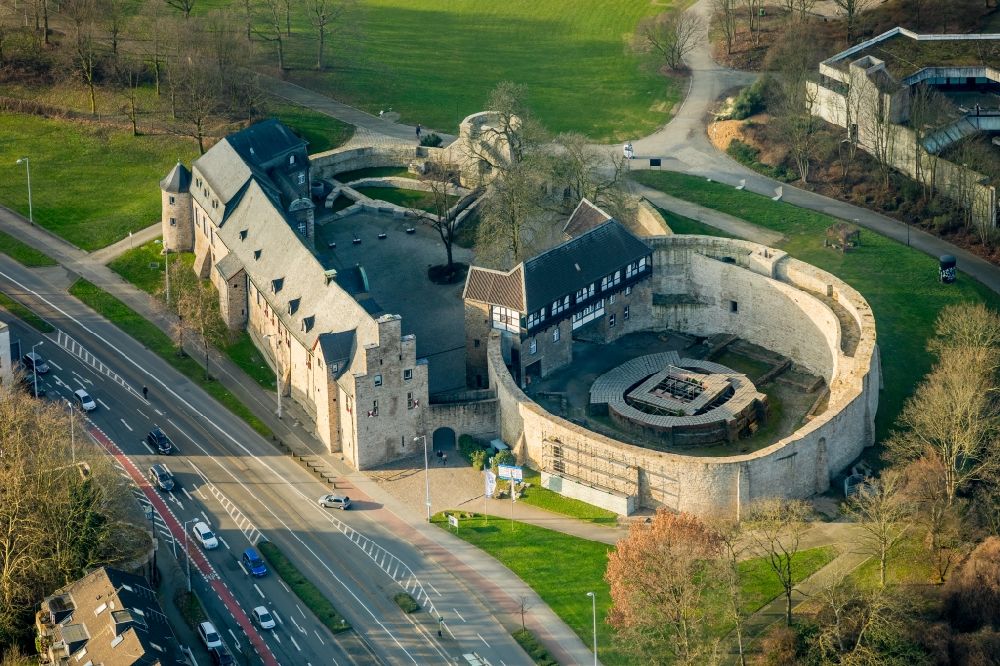 Luftbild Mülheim an der Ruhr - Burganlage des Schloss Broich in Mülheim an der Ruhr im Bundesland Nordrhein-Westfalen
