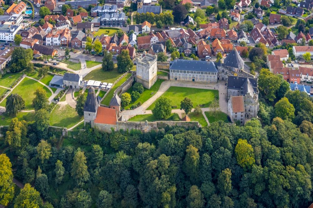 Bad Bentheim aus der Vogelperspektive: Burganlage des Schloss Burg Bentheim an der Schloßstraße in Bad Bentheim im Bundesland Niedersachsen, Deutschland