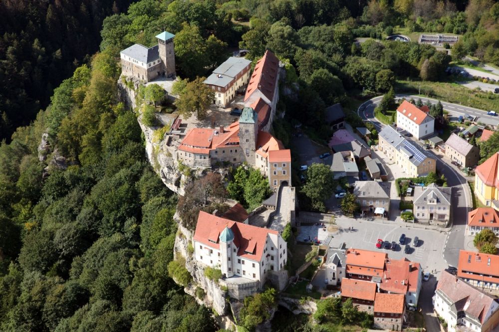 Luftaufnahme Hohnstein - Burganlage des Schloss Burg Hohnstein in Hohnstein im Bundesland Sachsen, Deutschland