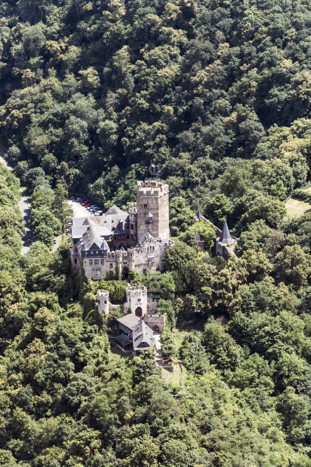 Lahnstein aus der Vogelperspektive: Burganlage des Schloss Burg Lahneck in Lahnstein im Bundesland Rheinland-Pfalz, Deutschland
