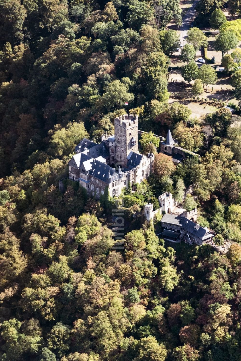 Luftaufnahme Lahnstein - Burganlage des Schloss Burg Lahneck in Lahnstein im Bundesland Rheinland-Pfalz, Deutschland