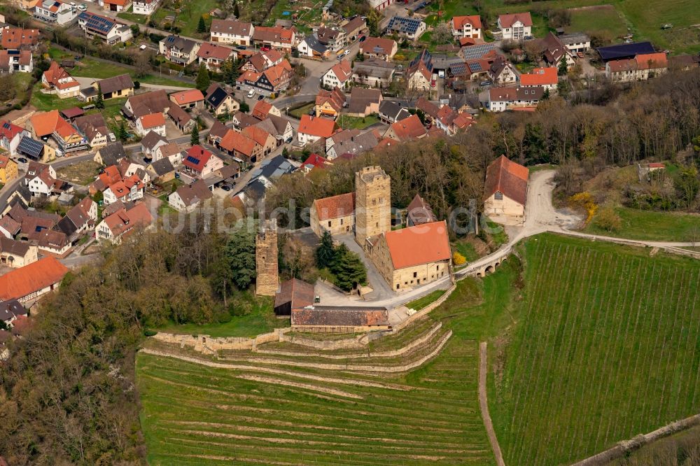 Brackenheim aus der Vogelperspektive: Burganlage des Schloss Burg Neipperg in Brackenheim im Bundesland Baden-Württemberg, Deutschland