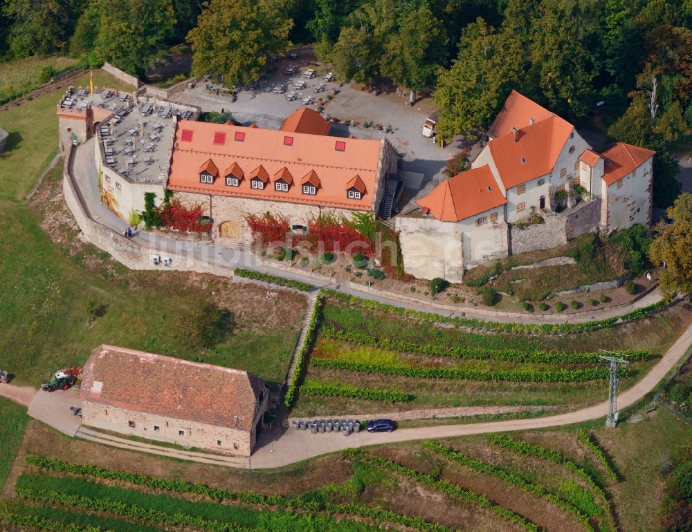 Luftbild Durbach - Burganlage des Schloss - Burg Staufenberg im Ortsteil Ebersweier in Durbach im Bundesland Baden-Württemberg