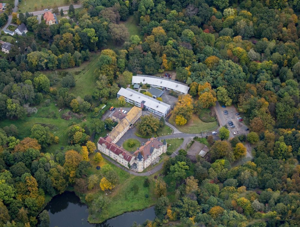 Muldestausee aus der Vogelperspektive: Burganlage des Schloss Burgkemnitz in Muldestausee im Bundesland Sachsen-Anhalt, Deutschland