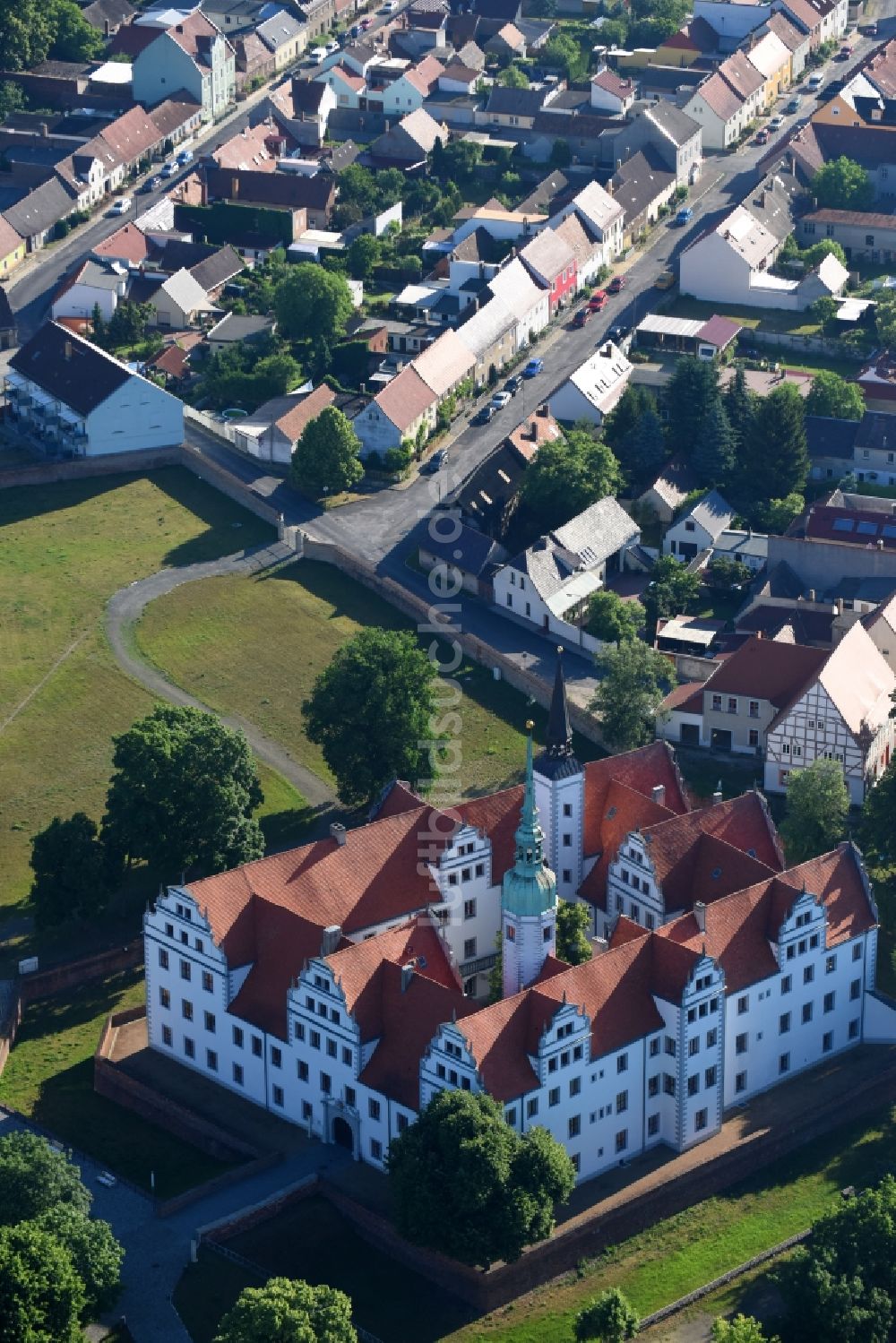 Doberlug-Kirchhain aus der Vogelperspektive: Burganlage des Schloss Doberlug in Doberlug-Kirchhain im Bundesland Brandenburg, Deutschland