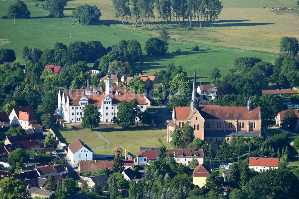 Luftbild Doberlug-Kirchhain - Burganlage des Schloss Doberlug und die Klosterkirche in Doberlug-Kirchhain im Bundesland Brandenburg, Deutschland