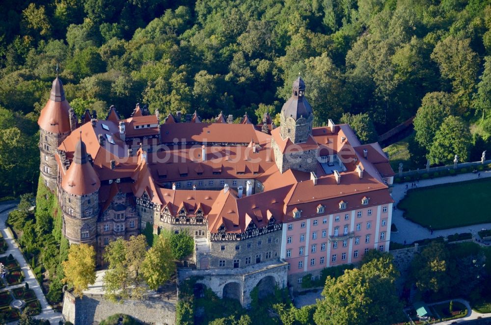 Luftaufnahme Walbrzych - Burganlage des Schloss Fürstenstein in Walbrzych in Dolnoslaskie, Polen