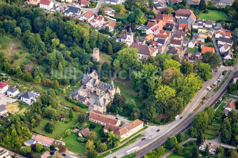 Luftaufnahme Gondelsheim - Burganlage des Schloss Gondelsheim in Gondelsheim im Bundesland Baden-Württemberg, Deutschland