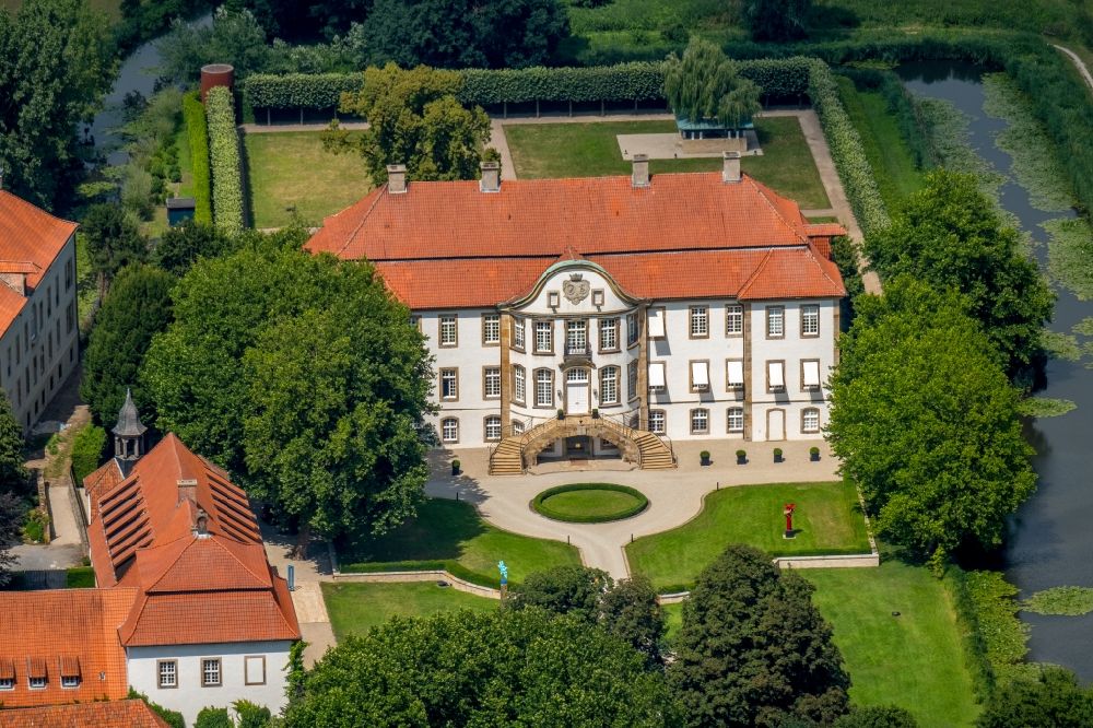 Luftbild Harkotten - Burganlage des Schloss Harkotten in Harkotten im Bundesland Nordrhein-Westfalen, Deutschland