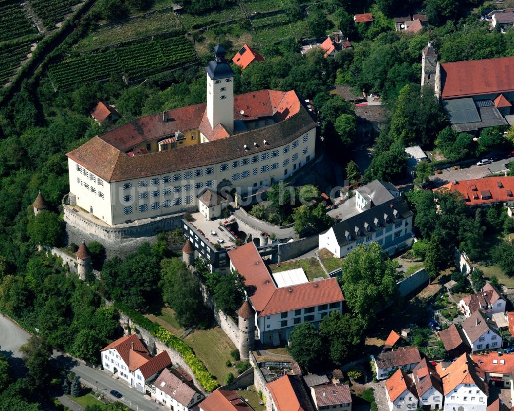 Gundelsheim aus der Vogelperspektive: Burganlage des Schloss Horneck in Gundelsheim im Bundesland Baden-Württemberg, Deutschland