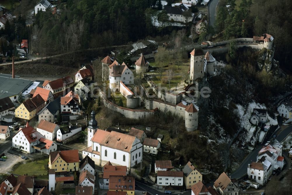 Luftbild Neuhaus an der Pegnitz - Burganlage des Schloss und Hotel Burg Veldenstein in Neuhaus an der Pegnitz im Bundesland Bayern